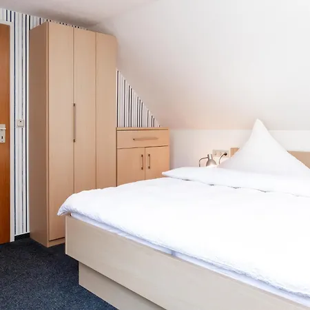 Toewerland 10 유이스트